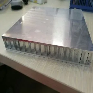 アルミニウムハニカムサンドイッチパネル